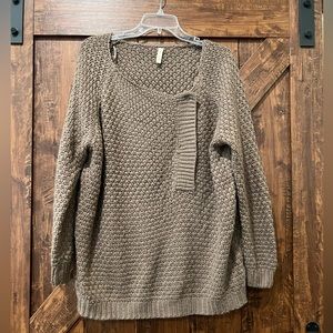 Women sweater with button details